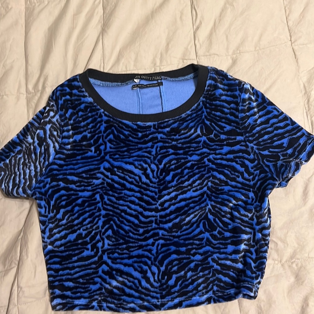 Small crop top urban outfitters